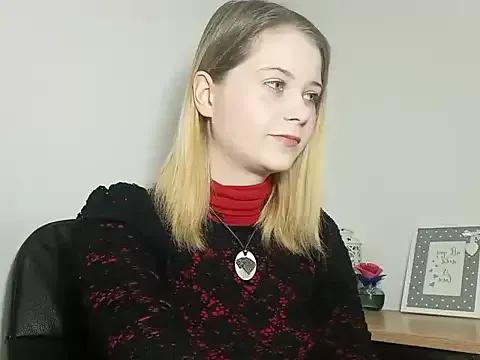 LydiaYoung from StripChat is Freechat