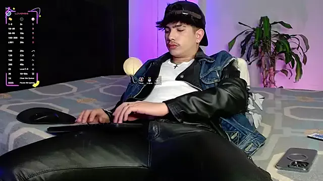 Girls: try live performances with matured performers, from dancing to quirks, in a variety of beautiful sex cams.