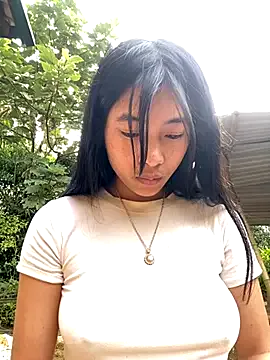 LylyOx9 from StripChat