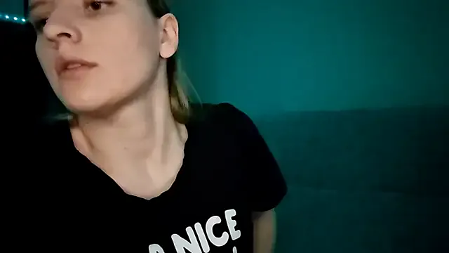 LynteriLain from StripChat is Freechat