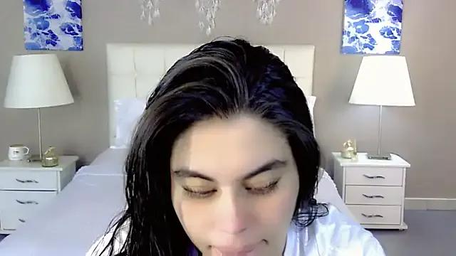 maddissonivanova from StripChat is Freechat