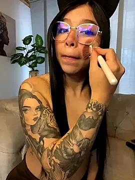 Maddy_Piink from StripChat is Freechat