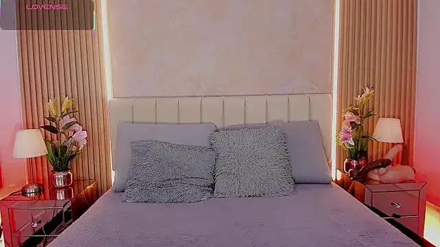 Girls: try live performances with matured performers, from dancing to quirks, in a variety of beautiful sex cams.