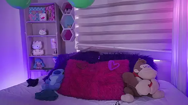 Girls: try live performances with matured performers, from dancing to quirks, in a variety of beautiful sex cams.