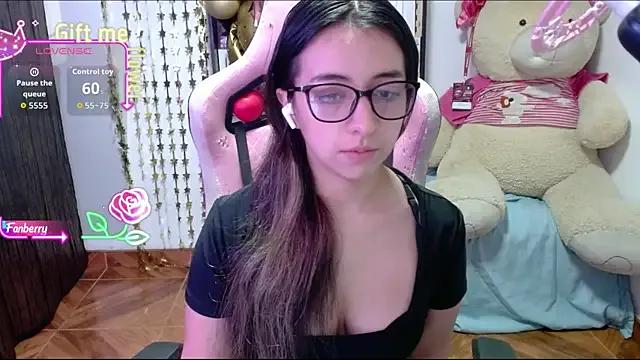 Maggie_Fox3 from StripChat is Freechat