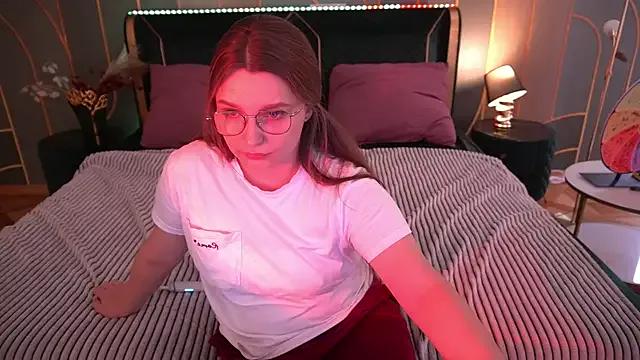MagicPeachh_ from StripChat is Freechat