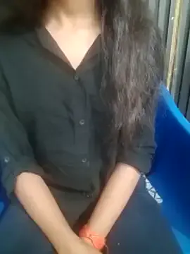 Mahi677 from StripChat is Freechat