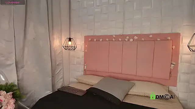 Mahia_ebony_ from StripChat is Freechat