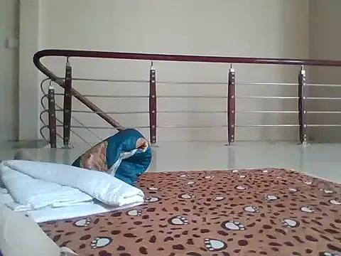 Mainay0033 from StripChat is Freechat