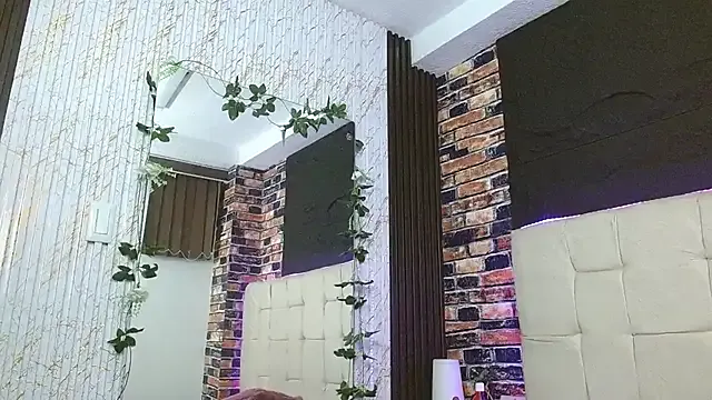 Girls: try live performances with matured performers, from dancing to quirks, in a variety of beautiful sex cams.