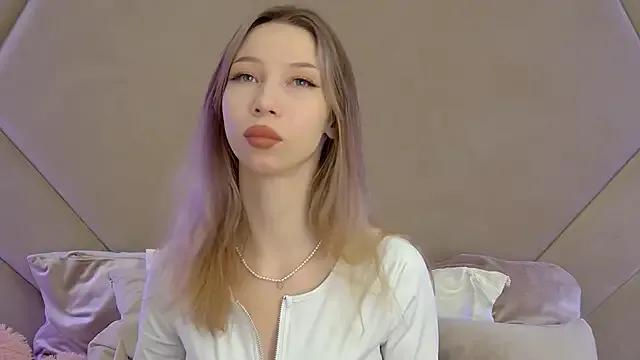 MaliaLandre from StripChat is Freechat