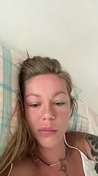MalunaMoon from StripChat is Freechat