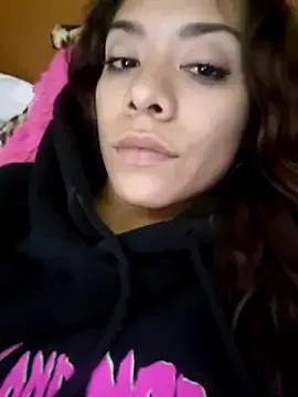 mamasitapetite from StripChat is Freechat