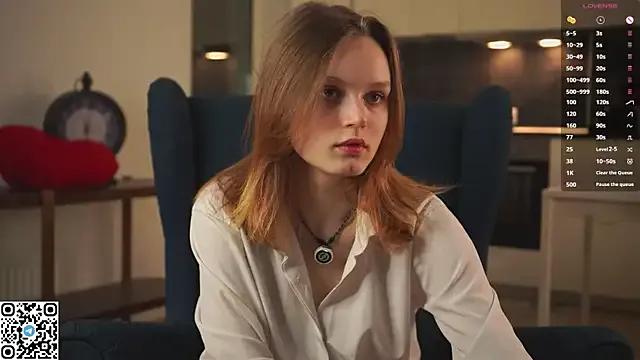 MandaReh from StripChat is Freechat