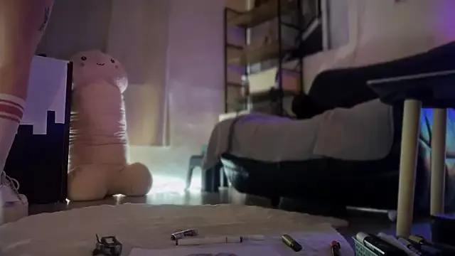 Mannarie_Madsinn from StripChat