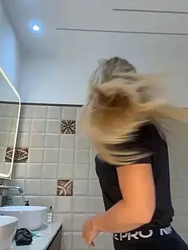 ManuelaRivers from StripChat is Freechat