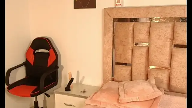 MarcelaNast from StripChat is Freechat