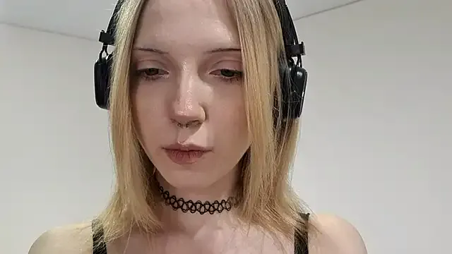 MarcieAragaki from StripChat is Freechat