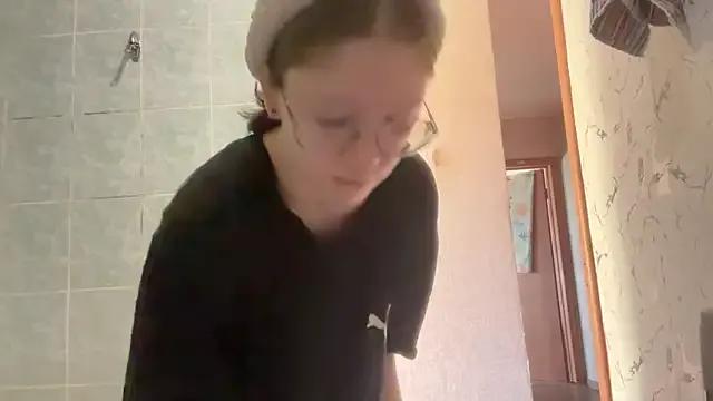 MargarettNewbie from StripChat is Freechat