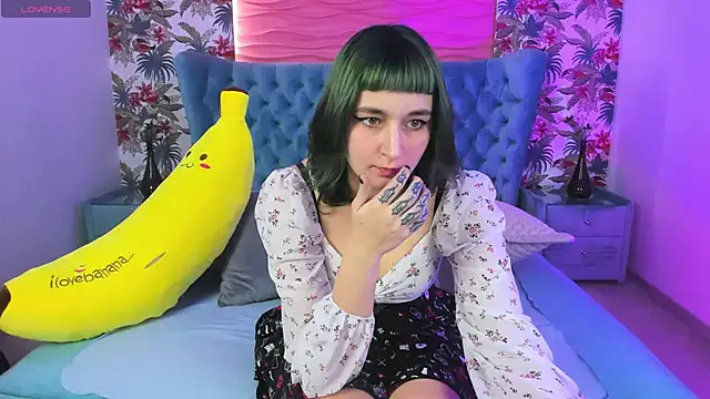 MargaretWayne from StripChat is Freechat