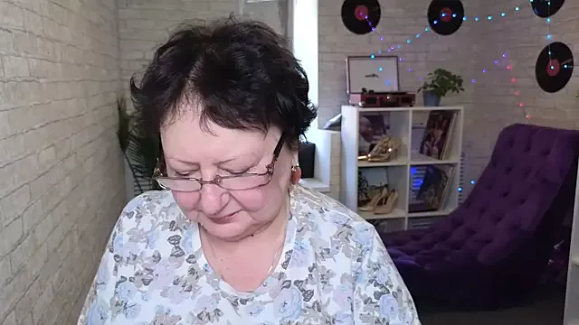 Girls: try live performances with matured performers, from dancing to quirks, in a variety of beautiful sex cams.