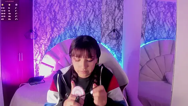 Mariam_s from StripChat is Freechat