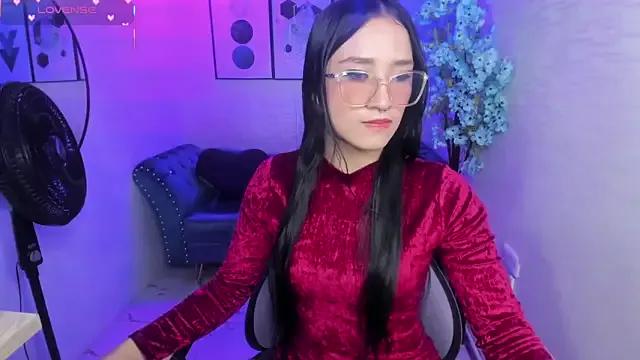 Mariana_reids from StripChat is Freechat