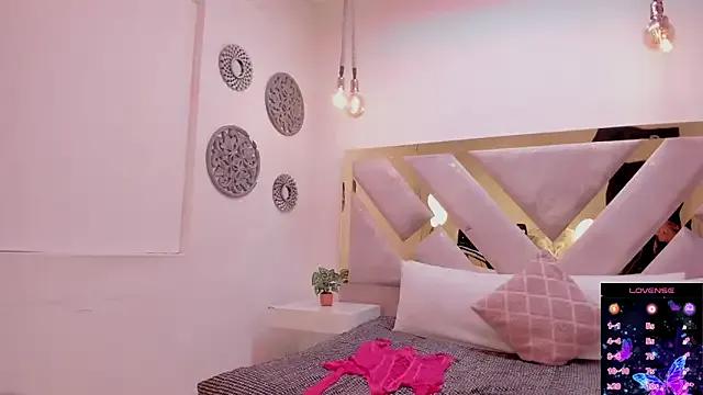 Marianee_Rousse from StripChat is Freechat