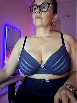 MariaPau_83 from StripChat is Freechat