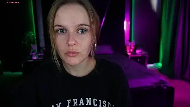 MaribelRiverr_ from StripChat is Freechat