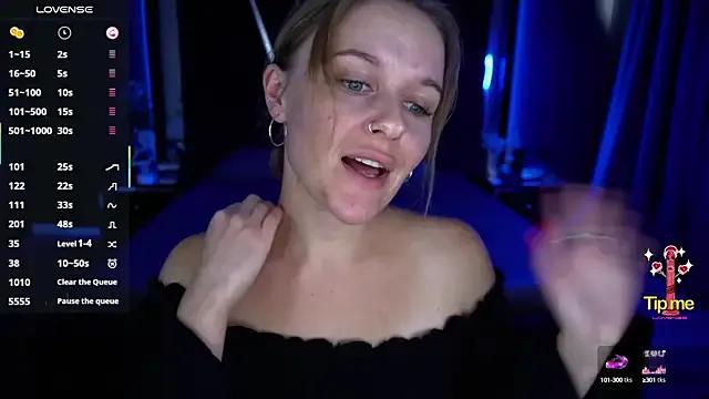 MaribelRiverr_ from StripChat is Freechat
