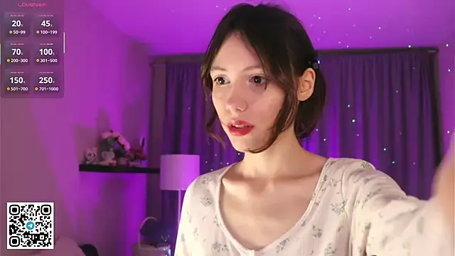 MariellaGrosclaude from StripChat is Freechat