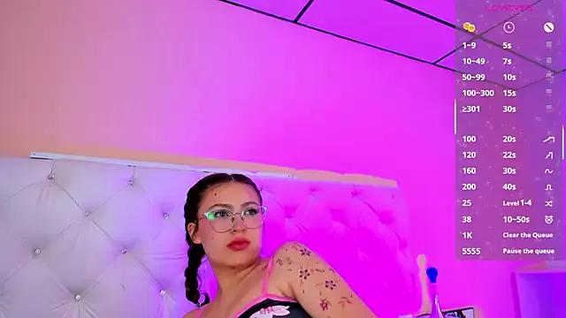mariie_tayy from StripChat is Freechat
