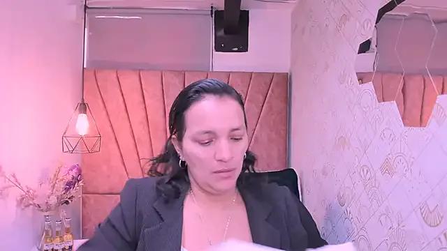 MarilynMiilf_ from StripChat is Freechat