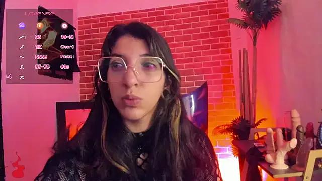 marlenna from StripChat is Freechat