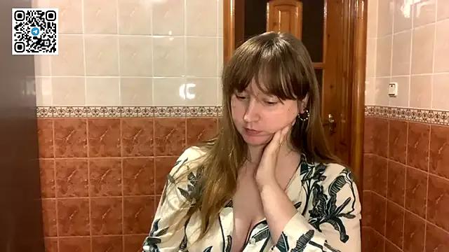 MaroonMoon_ from StripChat is Freechat