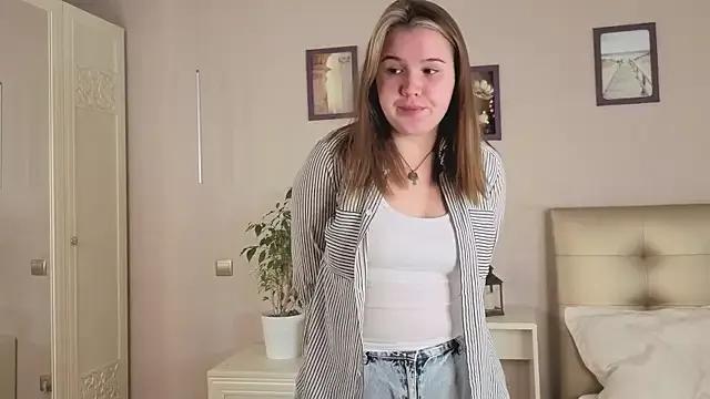 MaryCreeden from StripChat is Freechat