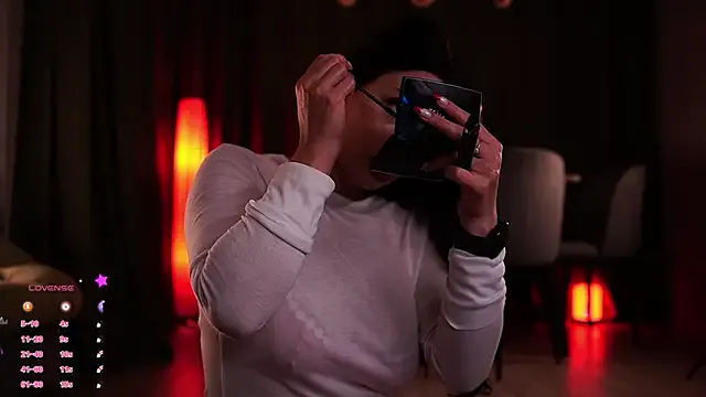 Girls: try live performances with matured performers, from dancing to quirks, in a variety of beautiful sex cams.