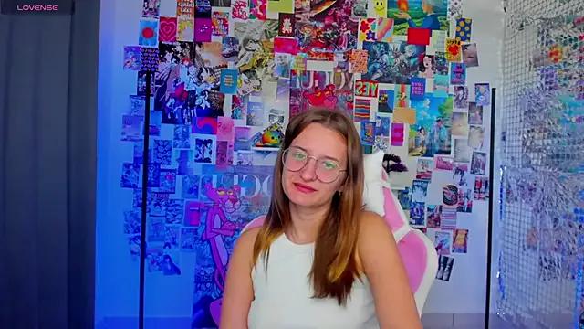 Maryyy_May from StripChat is Freechat