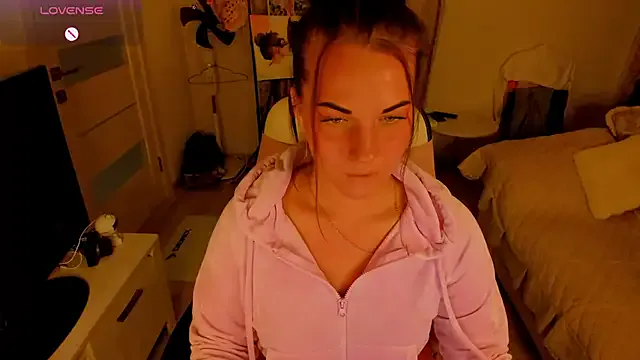 Masha19981 from StripChat