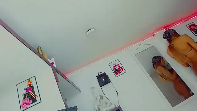 Girls: try live performances with matured performers, from dancing to quirks, in a variety of beautiful sex cams.