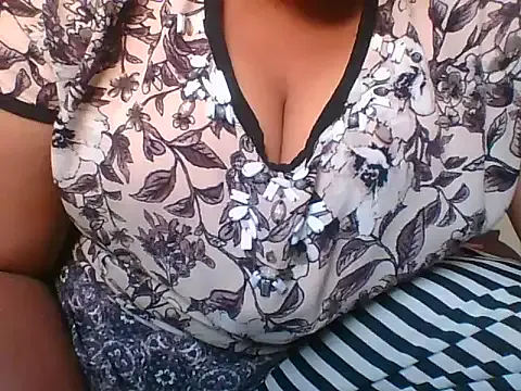 Mathi_cam from StripChat is Freechat