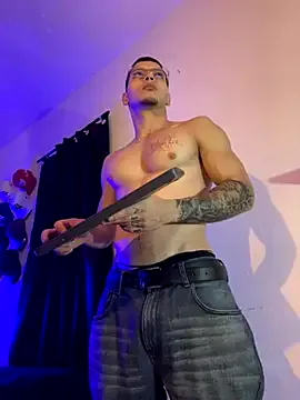 Matt_your_master_ from StripChat is Freechat