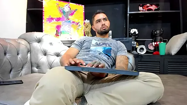 Girls: try live performances with matured performers, from dancing to quirks, in a variety of beautiful sex cams.