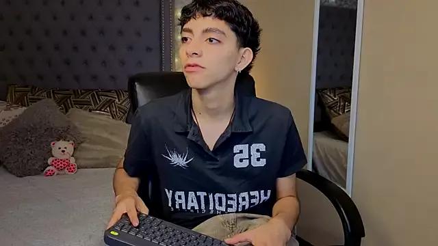 Matty_Sparkk from StripChat