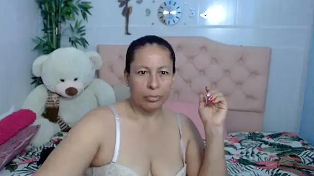 mature_martina from StripChat is Freechat