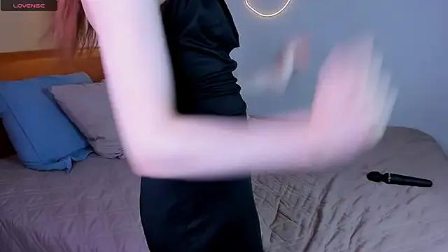 MaudDwightv from StripChat is Freechat