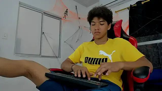 Maximiliano_Khalil from StripChat is Freechat