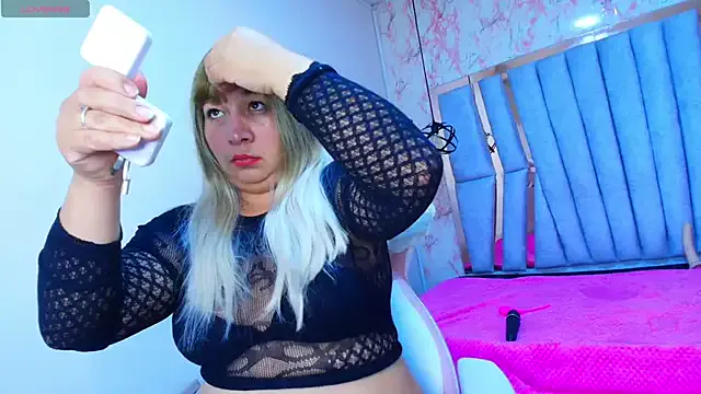 Girls: try live performances with matured performers, from dancing to quirks, in a variety of beautiful sex cams.