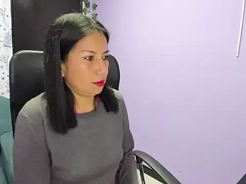 Megan_Collinss_ from StripChat is Freechat